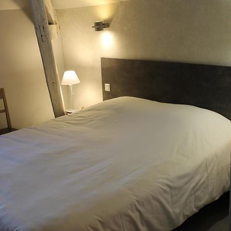 Logis Hotels- Auberge De La Tour - Hotel Et Restaurant Sauzet  외부 사진